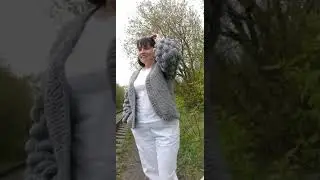 Стильный женский бомбер, больше информации по ссылке 👉 https://www.livemaster.ru/malinka-knitwear