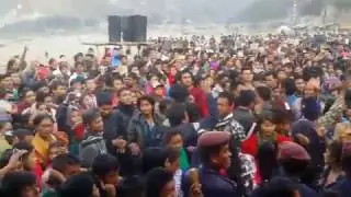 सिन्धुलिमा  बबाल प्रकाश कटुवालले गीत गाउदा गाउदै प्रहरीलाई धाउधाउ
