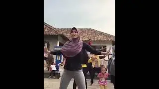 SENAM BARENG WARGA || MAMA MUDA SENAM ASYIK GOYANG