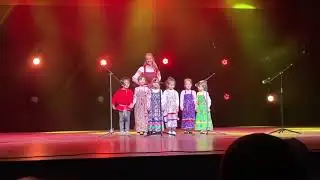 Колядка Шла свинка по льду
