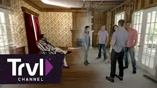 Brian Unger and his group get access to Al Capone’s Palm Island mansion | Travel Channel