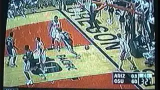 Oregon State upsets #3 Arizona 3/2/2000
