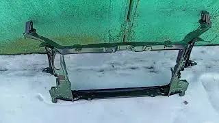Понтиак вайб 2003- рамка радиатора новая