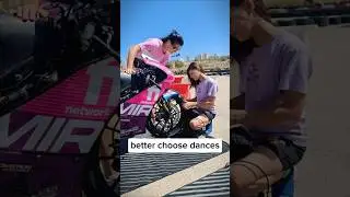 #silvia_motogirl #motogirl #motorcyclegirl #silviapavlova #pink #girlrider #девочканамото #bikergirl