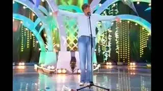 Маленькая серая птичка.