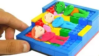 SUPERHERO BABIES SLEEP IN A TOY BED ❤ SUPERHERO PLAY DOH CARTOONS FOR KIDS