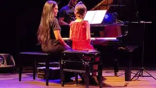 Alice tocando Beliave, Lavanders blue e vejo em fim a luz brilhar no piano