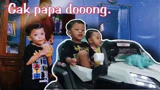 Mobil aki ngebut dalem rumah...