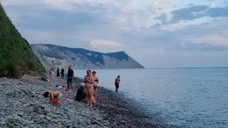 #АНАПА ПЛЯЖ 300 СТУПЕНЕЙ НА ЗАКАТЕ. УДОБНЫЙ СПУСК.