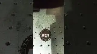 Гравировка подвески на грудь
