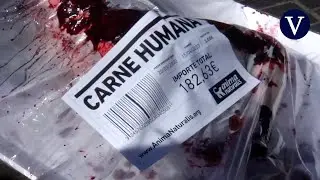 Performance animalista en Barcelona para alertar sobre las consecuencias del consumo de carne