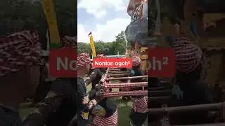 kompak angkat ogoh ogoh