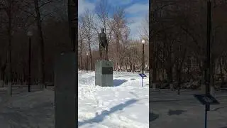 То что осталось от кинотеатра восход ☺ и памятник учительнице #восход #памятник #новокуйбышевск