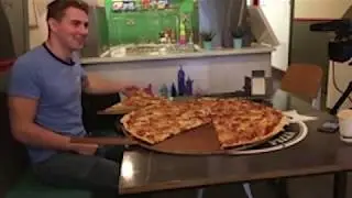 Pizzeria offering 500 euros to anyone who can complete this monster eating challenge