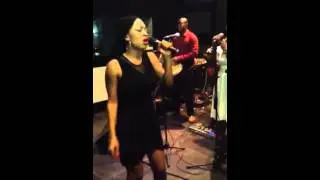 Teniadé sings Your Love Is The Key live