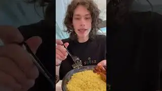 че ели на работе?