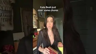 I would watch Kate Bush pick the lint from her air filter. 🤣🎶🧽🧼 #katebush #impression