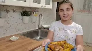 Картошка по деревенски в духовке🥔 🧅 и красная рыба🐟🐠 🐡