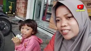 ngambil kerupuk ke rumah temen lanjut blanja dagangan di Frozen food