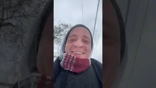 Улыбает 
