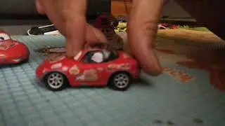 McQueen cars 1 versiones de Mía y Tía