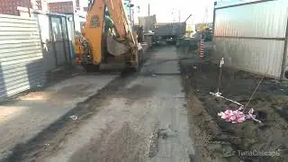 Фура перекрыла единственный въезд на стройку