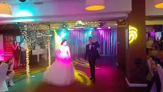 Зажигательный свадебный танец. Красивый танец жениха и невесты