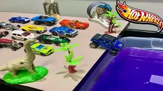 Hot Wheels Cars Falling into Water, Diecast, Tractor
