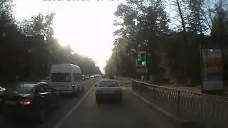 Чудовище на зеленый.