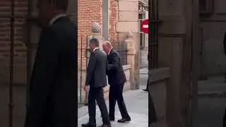 Juan Carlos I y la Reina Sofía llegan al funeral de Juan Gómez-Acebo