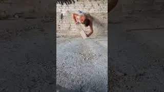 Отжимание на 2 кирпичях.