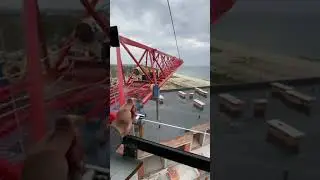 Как крановщик разогревает обед на высоте | Башенный кран 