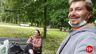 Девушки просят пощады у Коляски.