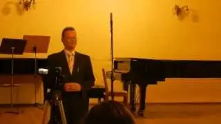 Евгений Петров открывает концерт музыки Ю.Фалика