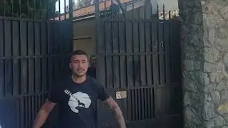 Šijan srećan i vidno UZNEMIREN slavi rođenje sina: 