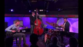 Tom Ollendorff Trio (Darn that Dream, guitar solo)
