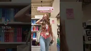Come to a romance only bookstore with me!!! 💗🫶🏻📖