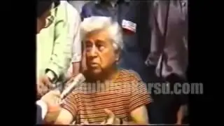 aziz nesin'e röportaj sırasında saldırı !