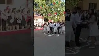 Супер вальс выпускников 11 А класс.!!!! школы  номер 5 Джизак.