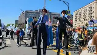 Московский велофестиваль. Милиция и пионеры.