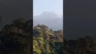 प्रकृति का बहुत ही सुंदर नजारा 🌳🏔️⛰️