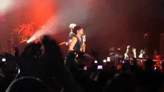 Adam Lambert  glam nation tour auckland encore Enter Sandman