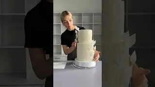 Декор свадебного торта 👰🏼‍♀️ #свадебныйторт #декорторта #ярусныйторт