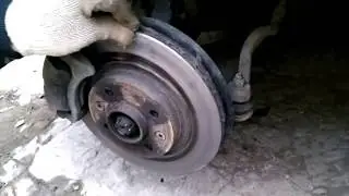 Люфт  переднего колеса Рено Сандеро