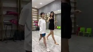Traning catwalk for 12 year-old model | Luyện tập dáng đi đẹp cho mẫu nhí 12 tuổi cùng cô Thuỳ Dương