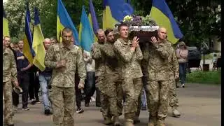 Прощання з Героєм. Сухополов'янська громада провела в останню путь Олександра Подреза