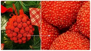 What are Christmas decorations made of? Our super zoom lens helps you discover - MACRO PHOTO