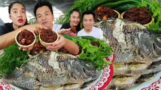แจ่วลาวใส่มะกอก กินกับนึ่งปลา ผักลวก กินข้าวกับสามีพระเอกมิวสิค #mukbang #แม่น้องยูทูป #eating