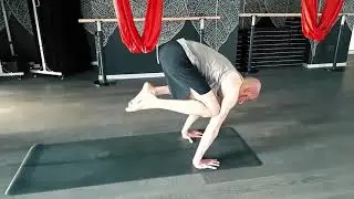 BAKASANA B -ASHTANGA VINYASA - ASANA