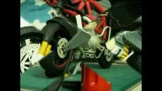 紙模型：Super Sports motorcycle Ducati desmosedici (Paper model)